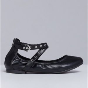 Lane Bryant flats Black and Tan size 10